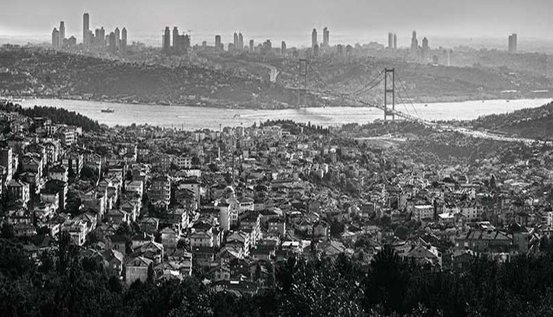 İstanbul’u Mahvediyorum Gözlerim Kapalı…
