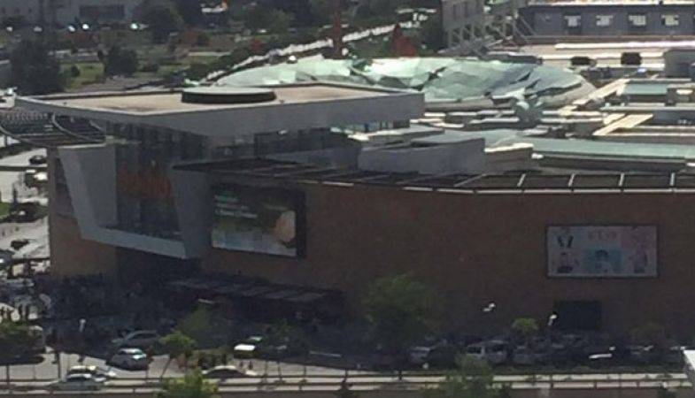 Ankara’da AVM’nin Çatısı Çöktü