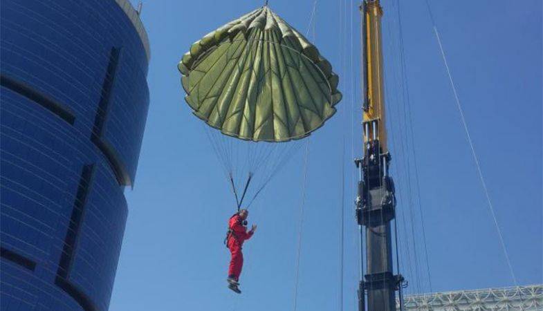 İstanbul’da Paraşütle Atlama Heyecanı Via Port’ta!