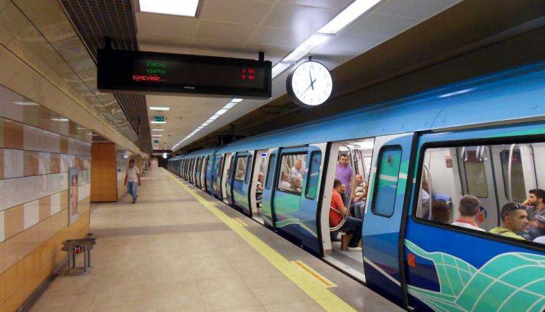 Üsküdar Çekmeköy Metrosunda Vagonlar Raya İndi