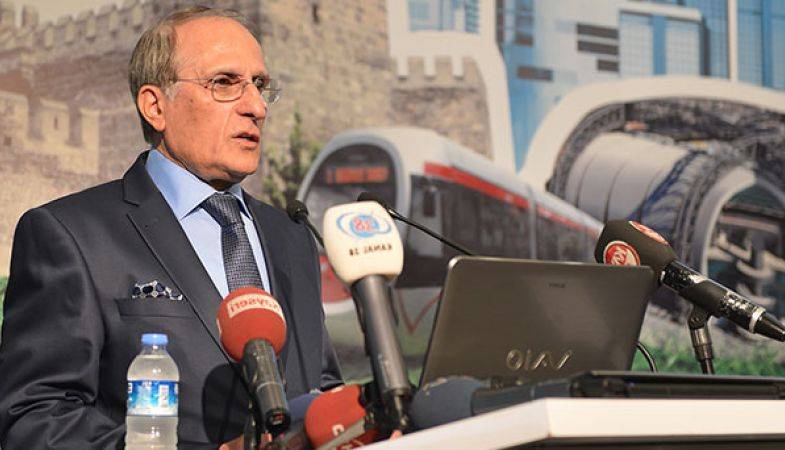 Aziz Torun: Geçmişin Cazibesine Kapılmasınlar!