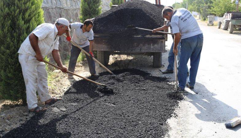 Burhaniye’de Asfalt Yama Seferberliği!
