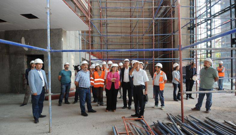 Eş Başkanlar Kültür Ve Kongre Merkezi İnşaatını Denetledi!