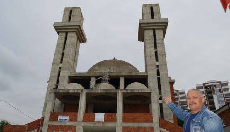 Kiliseye Benzetilen Cami 10 Yıldır Bitirilmeyi Bekliyor