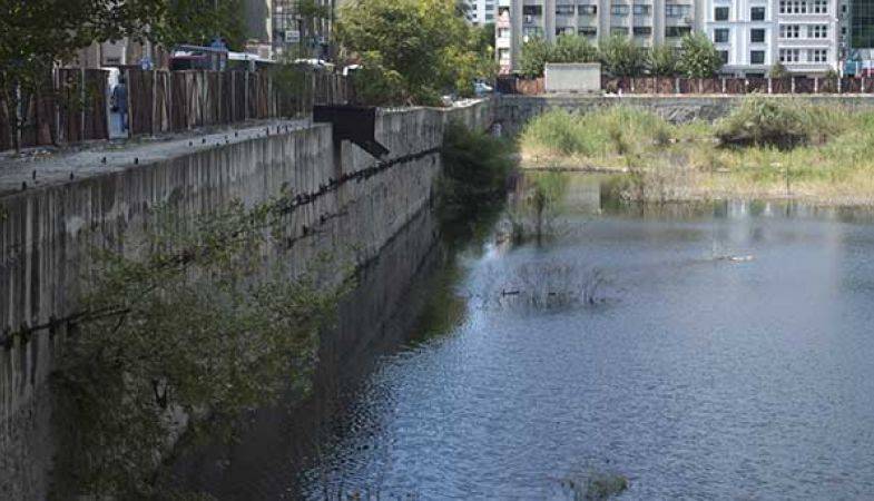 İzmir Dünya Ticaret Merkezi Projesi Yine Ertelendi!