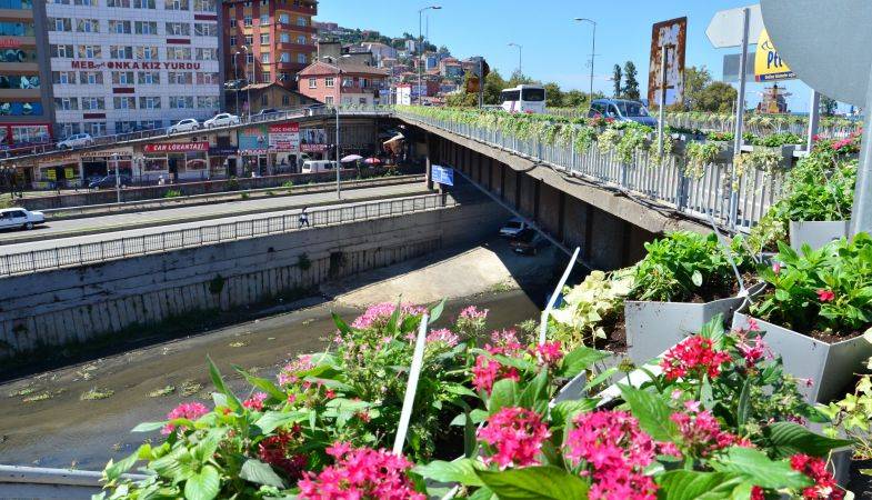 57 Yıllık Köprüde Tehlike!