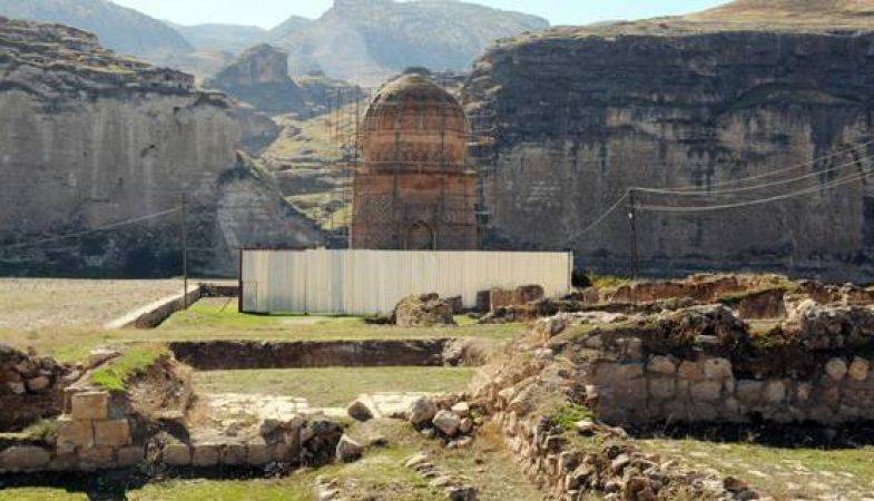 650 Yıllık Zeynel Bey Türbesi Taşınıyor