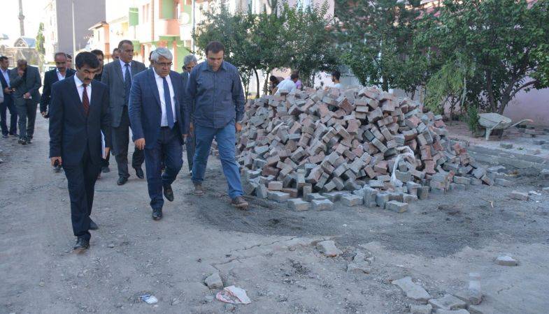 Kars Belediyesi’nin Asfalt Çalışması Vatandaşların Yüzünü Güldürüyor!