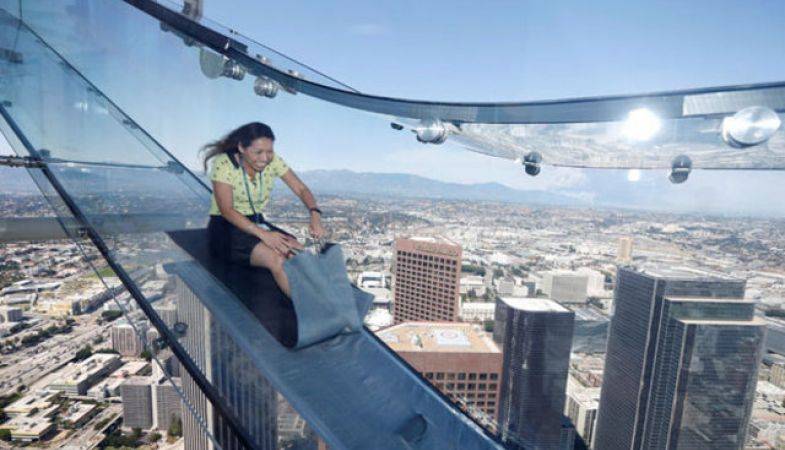 300 Metre Yükseklikte Camdan Kaydırak