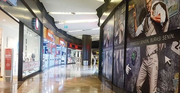 AVM'ler de Kepenk İndirmeye Başladı