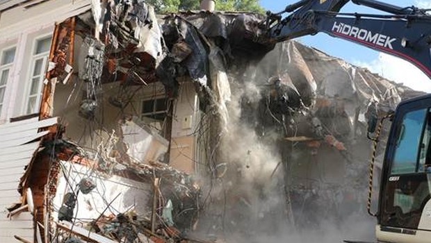 Eyüp Belediyesi Halit Paşa Konağı'nı Yıktı