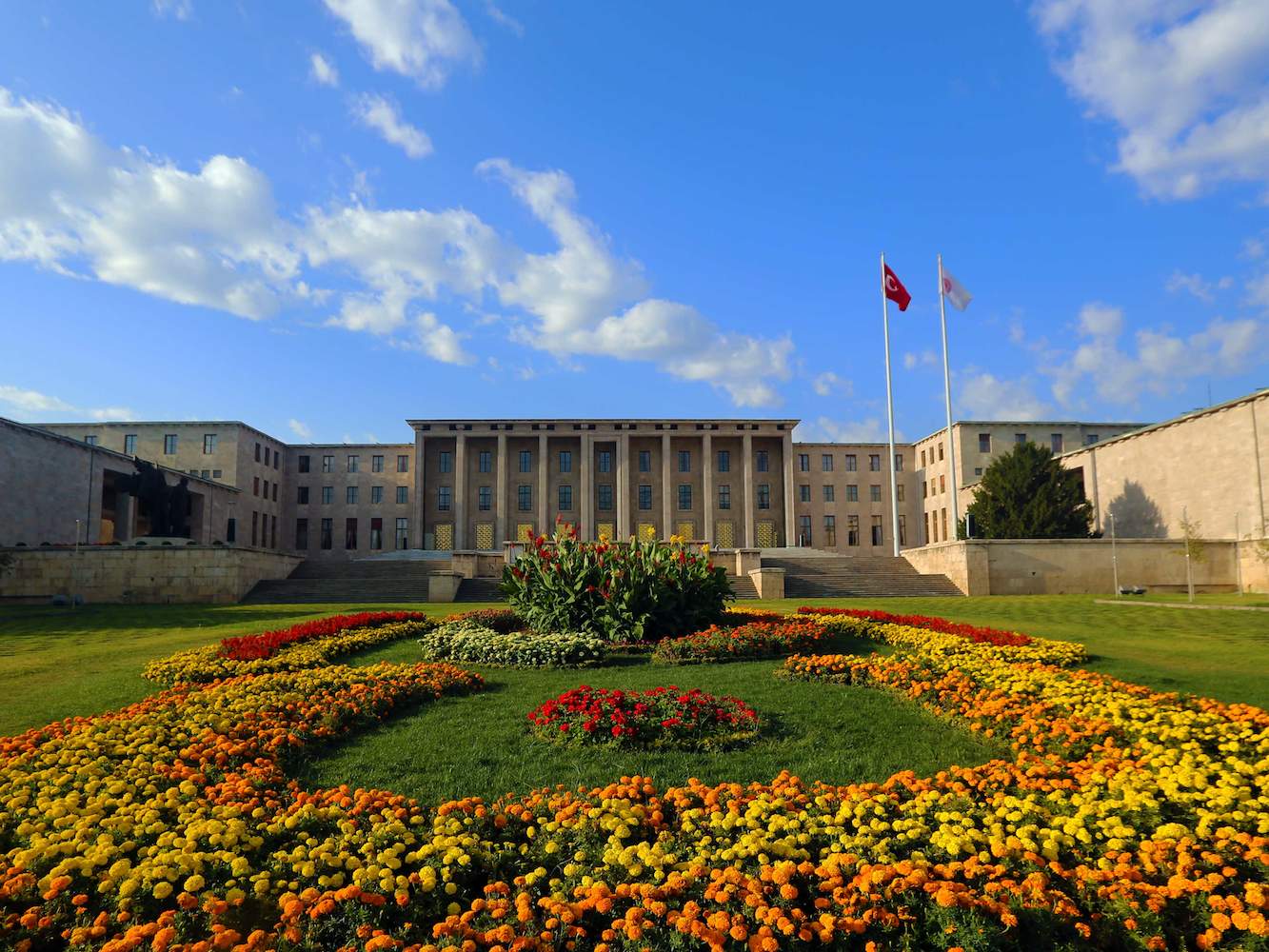İsmail Kahraman:"Yeni Bir TBMM Binasına İhtiyaç Var"