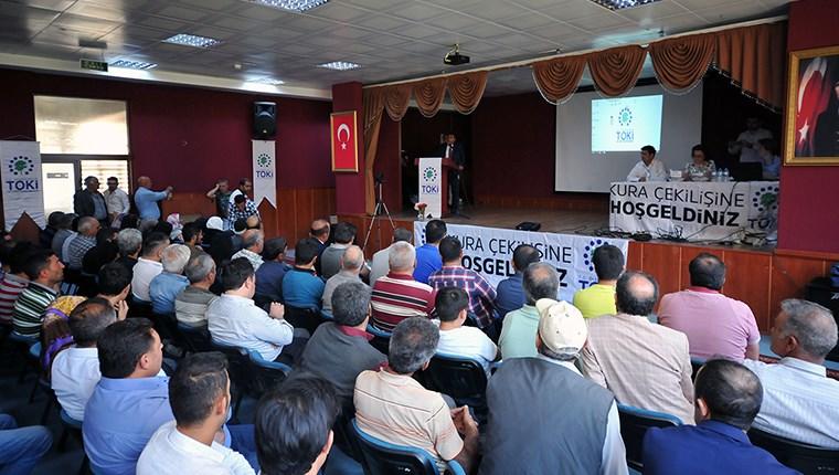 TOKİ Kars Sarıkamış’taki 233 konut için kura çekilişi yaptı 