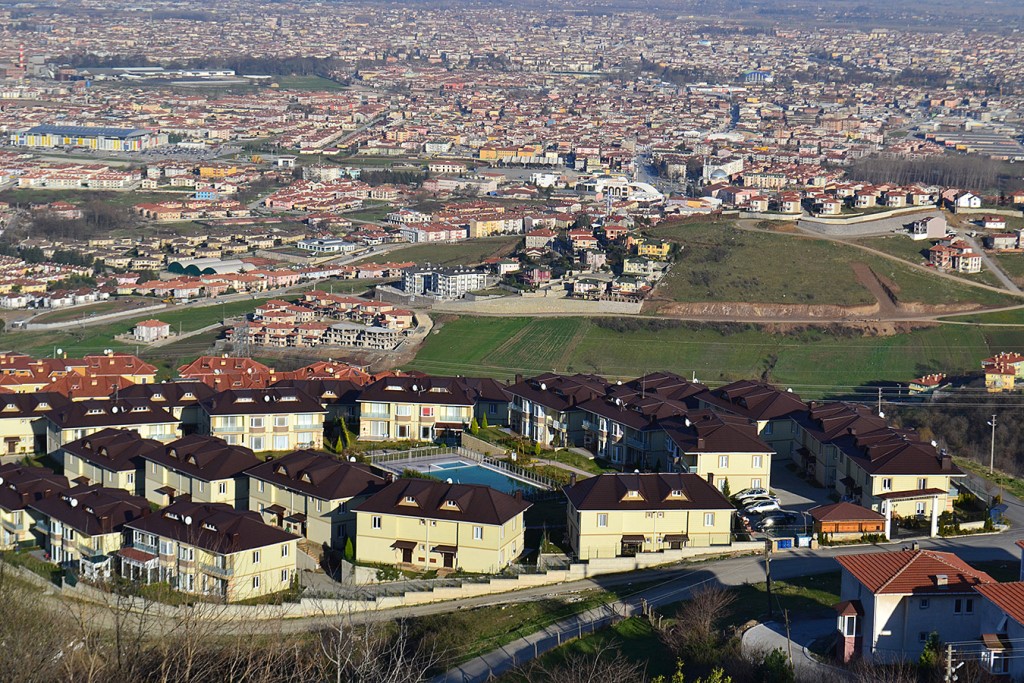 Sakarya’da 4 arsa 9 milyon liraya satışa çıktı
