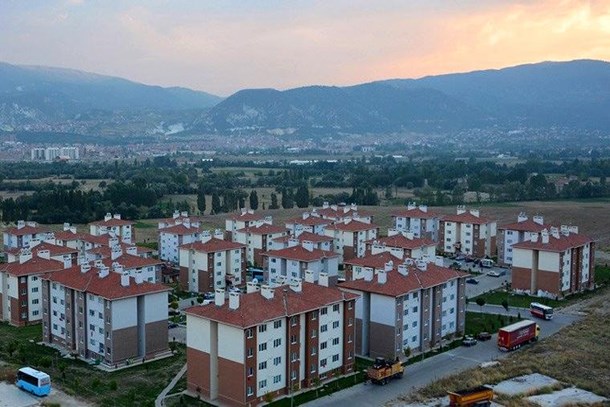 TOKİ Kütahya Tavşanlı projesinde 79 konut satışa sunuldu