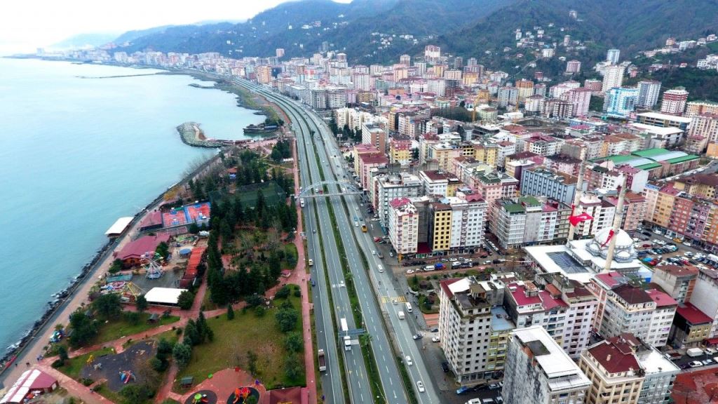 ‘Rize’de dolgu sahadaki binalar 10-15 yılda çökebilir’