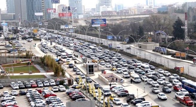 Ankara’da Yol yapım çalışmaları sürüyor