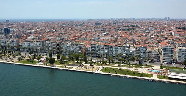 İzmir'de en fazla konut stoku Karşıyaka'da bulunuyor