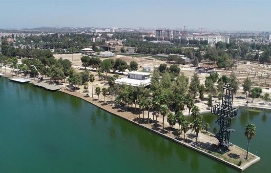 Adana Yüreğir'de metruk binalar yıkılıyor