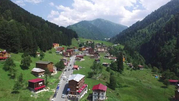 Ayder Yaylası'nda doğal yapıya uygun dönüşüm sürüyor