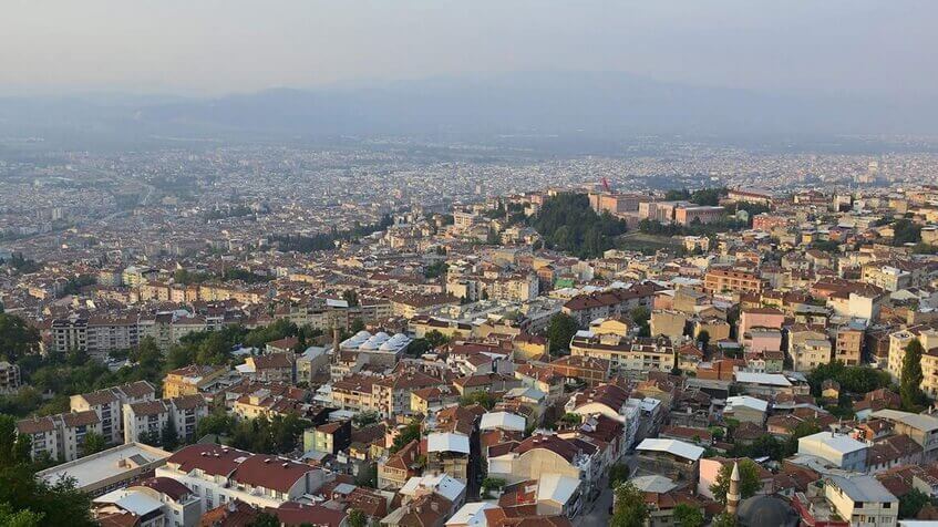 Bursa Yıldırım'da riskli yapıların yıkımı başladı
