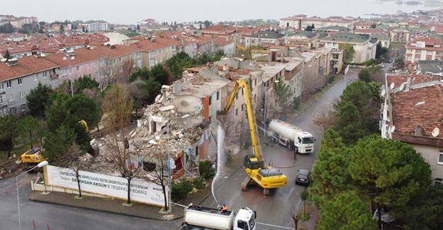 Büyükçekmece'de 9 bloklu site dönüşüme alındı