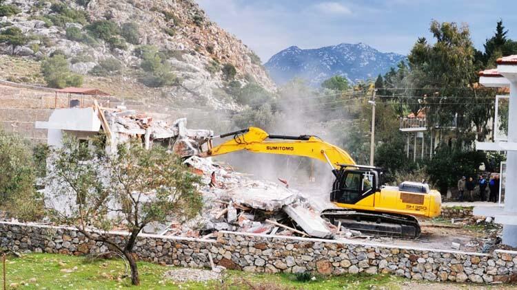 Marmaris'te 96 kaçak yapı yıkılacak