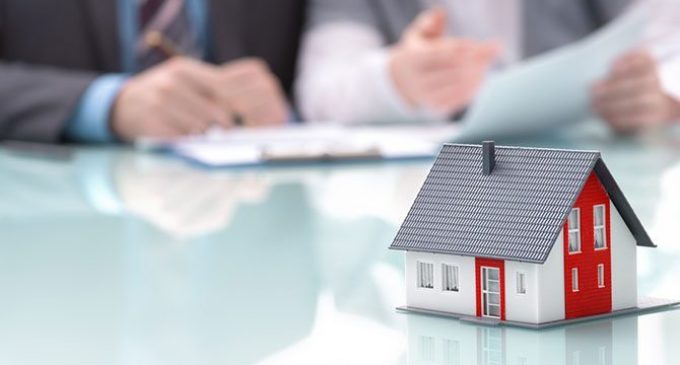 Emlakçılara ruhsat için tanınan süre 1 yıl uzatıldı