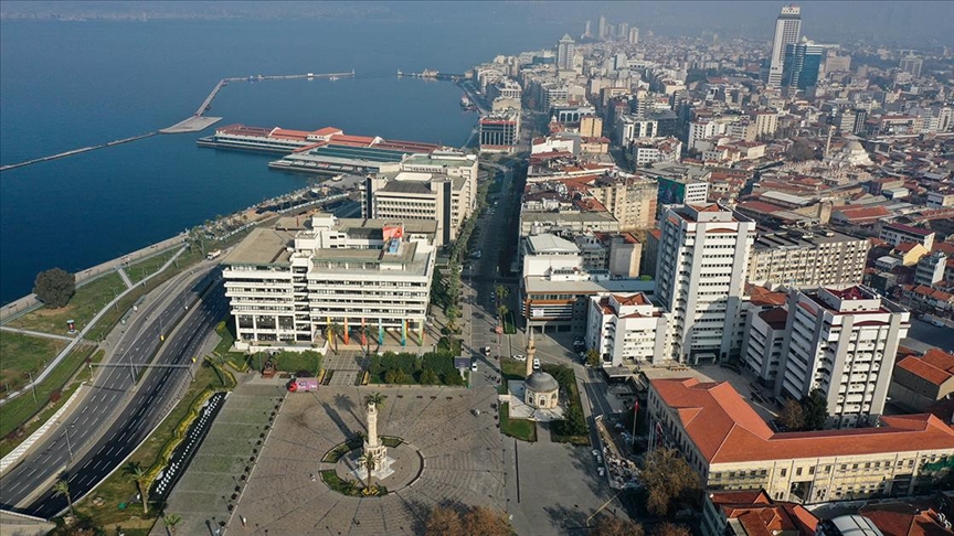 İzmir'de konut satışları yüzde 63 geriledi
