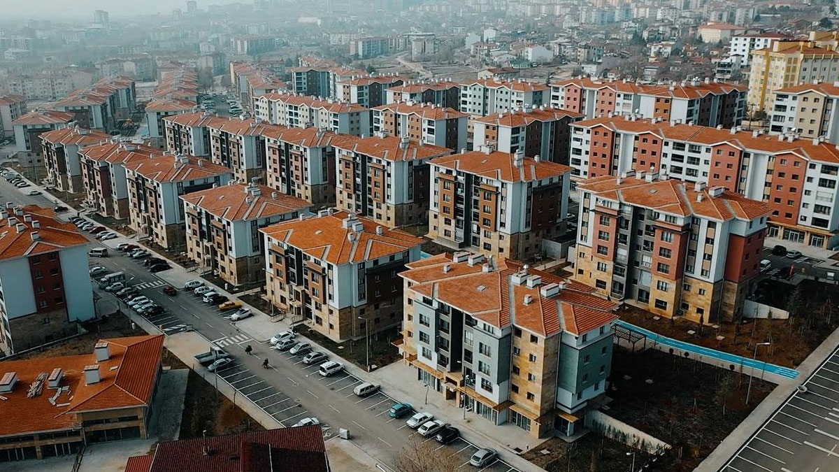 Konut fiyatları düşmeye devam ediyor