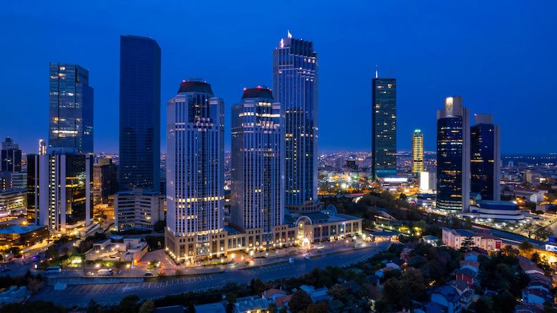 İstanbul A sınıfı ofislerde yüzde 90 doluluk devam ederken kira metrekaresi 50 dolar ile rekor tazeledi