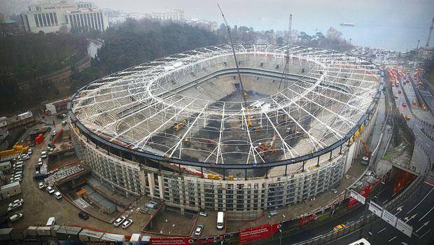 Vodafone Arena’nın Çatısına Kuş Ayarı