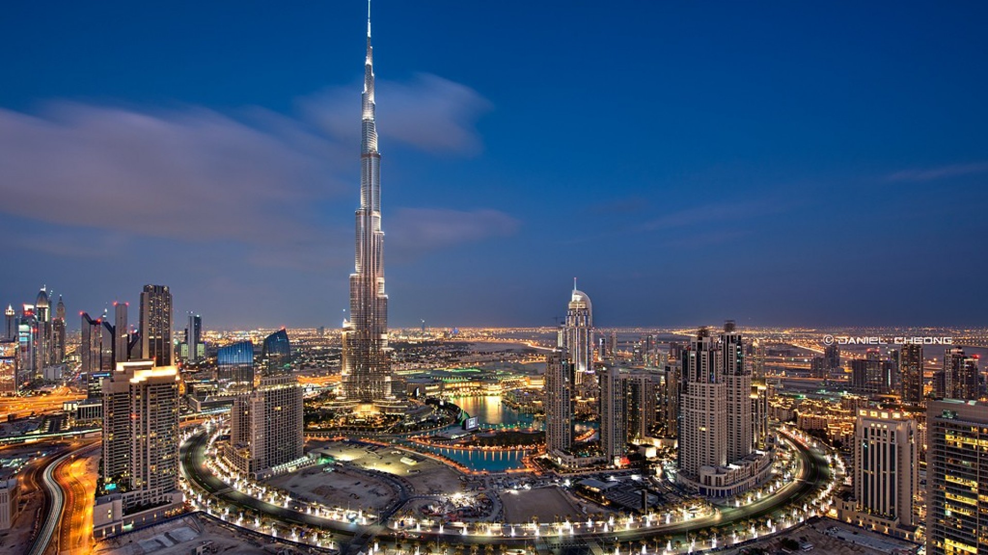 Dubai’ye Bin 828 Metrelik Gökdelen