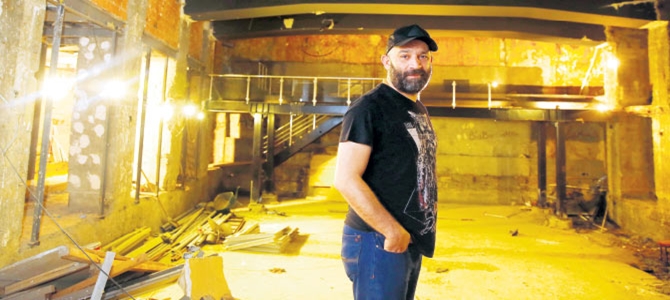 Ünlü Oyuncu Şevket Çoruh Tiyatro Açıyor!