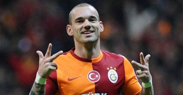 Sneijder Kuşadası’ndan Arsa Aldı