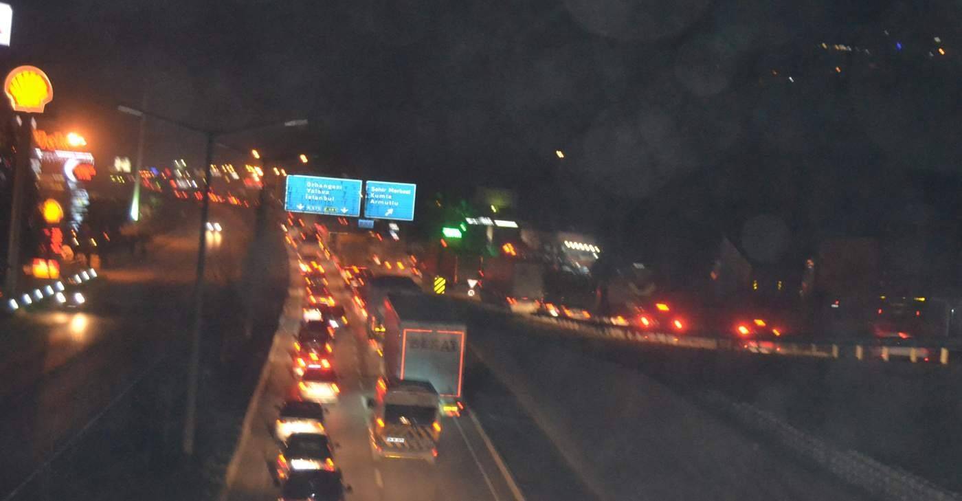 Bursa İzmir Otobanı Trafiği Felç Etti
