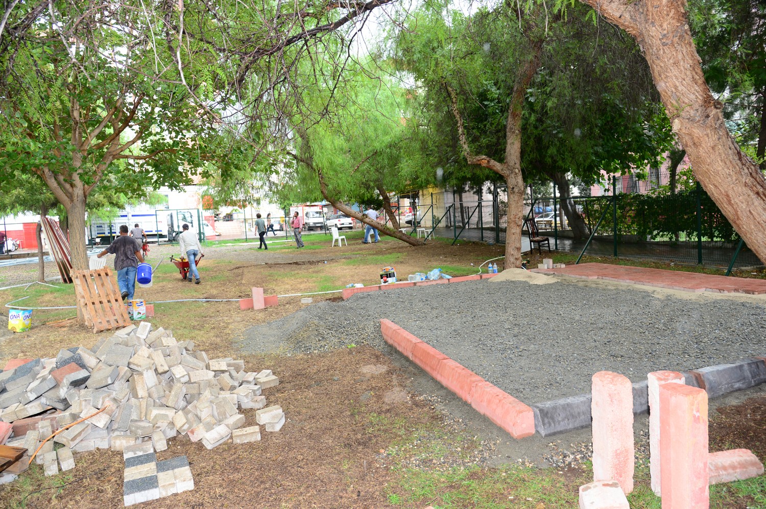 Adana Beyazevler Yalçın Park’ta İnşaat Girişimi Engellendi!