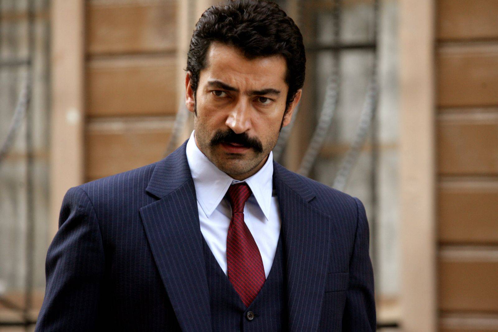 Kenan İmirzalıoğlu 1 Milyon TL’ye Tarihi Ev Aldı