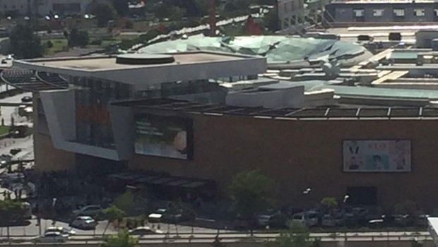 Ankara’da AVM’nin Çatısı Çöktü