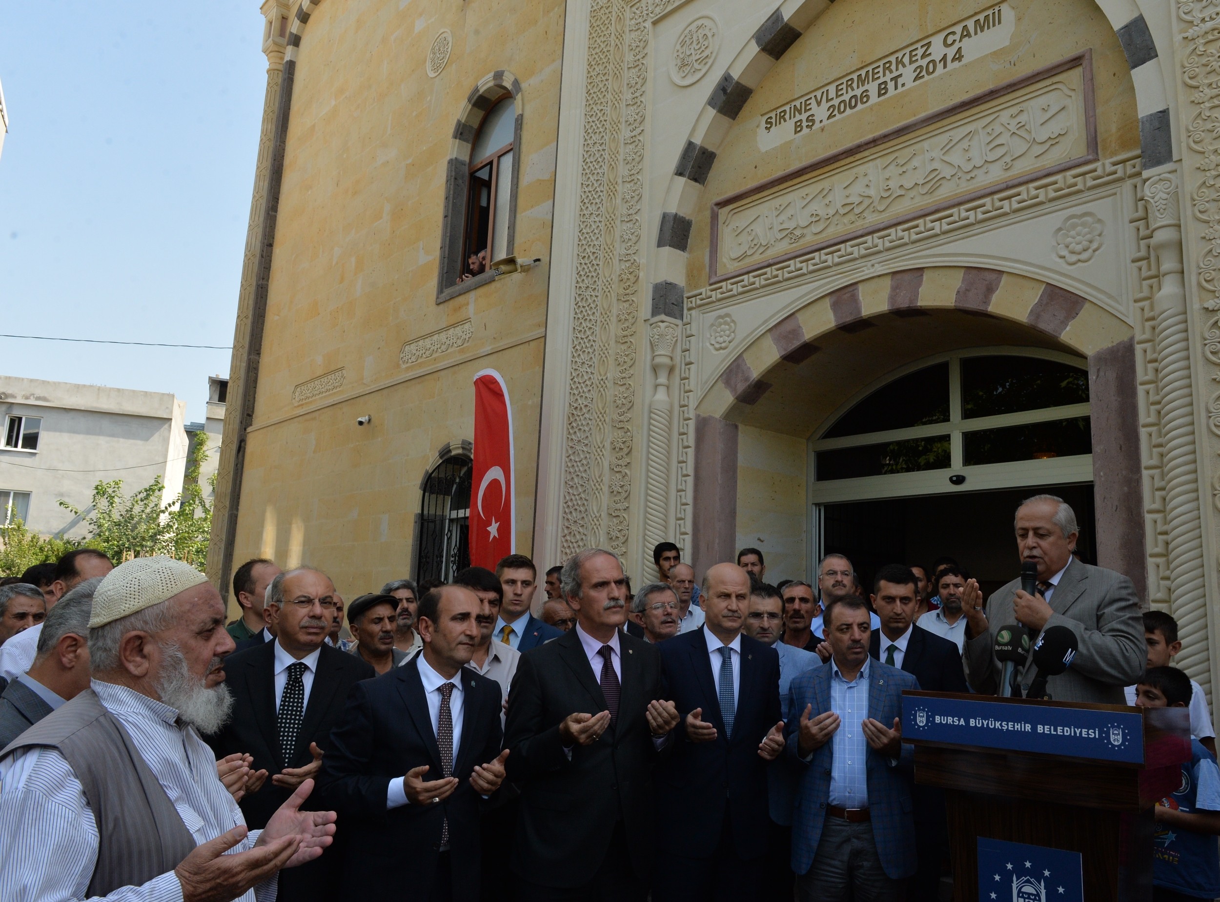 Bursa Şirinevler Merkez Camii Yeni Yüzüyle İbadete Açıldı!