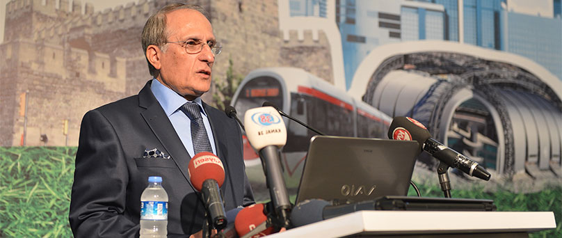 Aziz Torun: Geçmişin Cazibesine Kapılmasınlar!