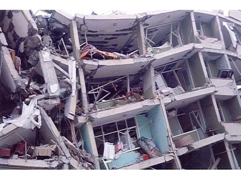 Korozyon binaları çürütüyor, deprem yıkıyor!
