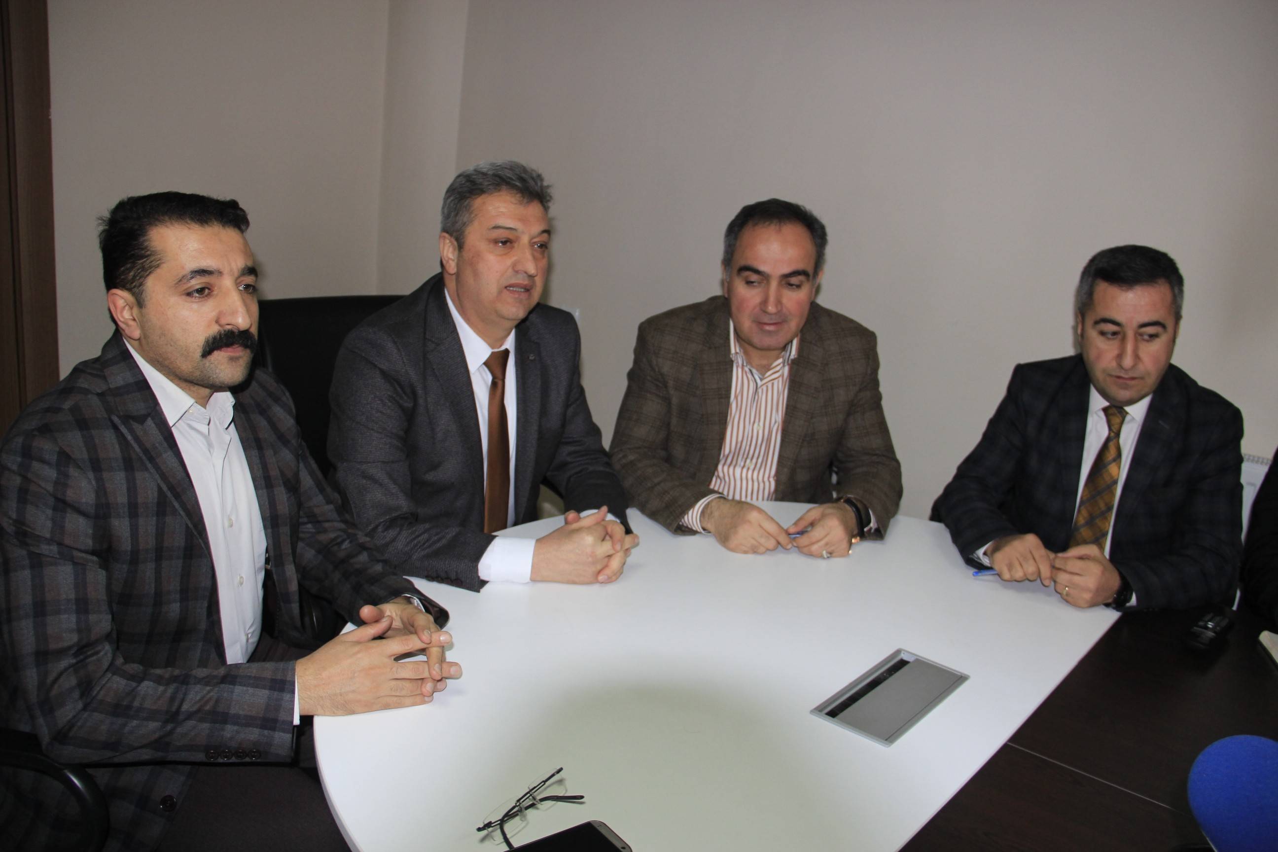 Hakkari Yüksekova’ya Taşınsın Tartışması Sürüyor