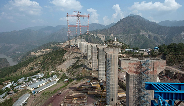 Dünyanın En Büyük Köprüsü Hindistan’da Yükseliyor