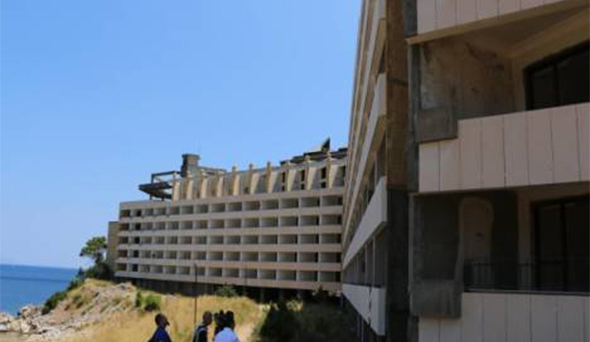 Beş Yıldızlı ‘Enkaz’
