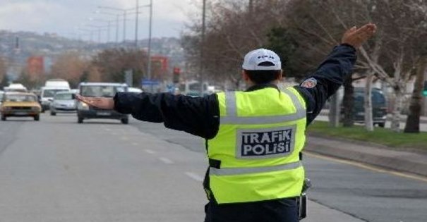 İstanbul'da Bu Akşam Trafiğe Kapatılacak Yollar