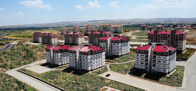Sivas Yenimahalle Toki Evleri Sözleşmeleri Başladı