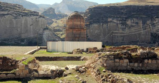 650 Yıllık Zeynel Bey Türbesi Taşınıyor