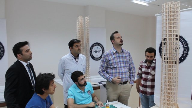 Üniversite Öğrencilerinin Depreme Dayanıklılık Yarışması
