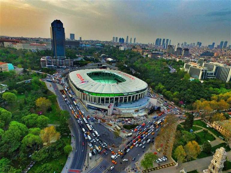 Vodafone Arena Açıldı
